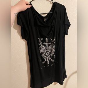 Torrid cut out shirt 2x